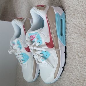 Womens Nike Air Max 7.5